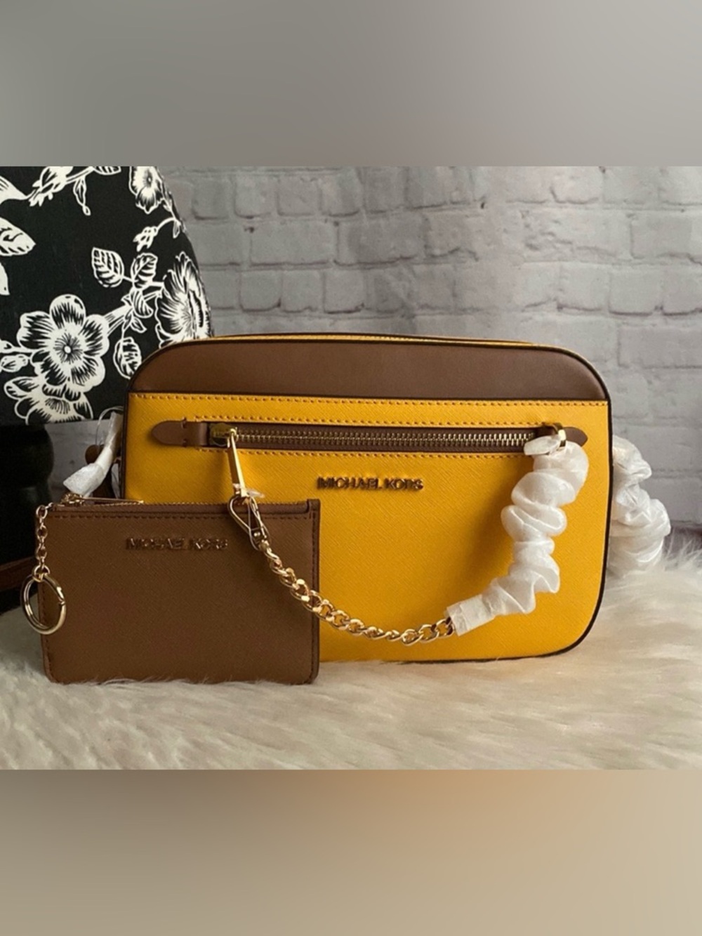 Michael Kors JET SET ITEM Xbody/JET SET TRAVEL Coinpouch 2pc Set